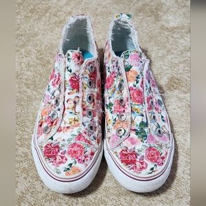 Women's shoes